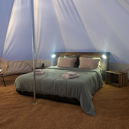 Glamping Moulin De Saza Campismo de Luxo Le Vigeant